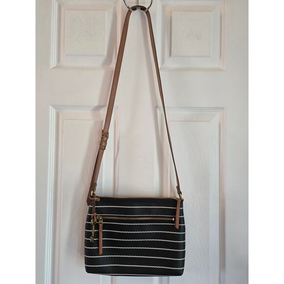Fossil Devon Black White Striped Heart Crossbody Bag Key - Picture 1 of 13